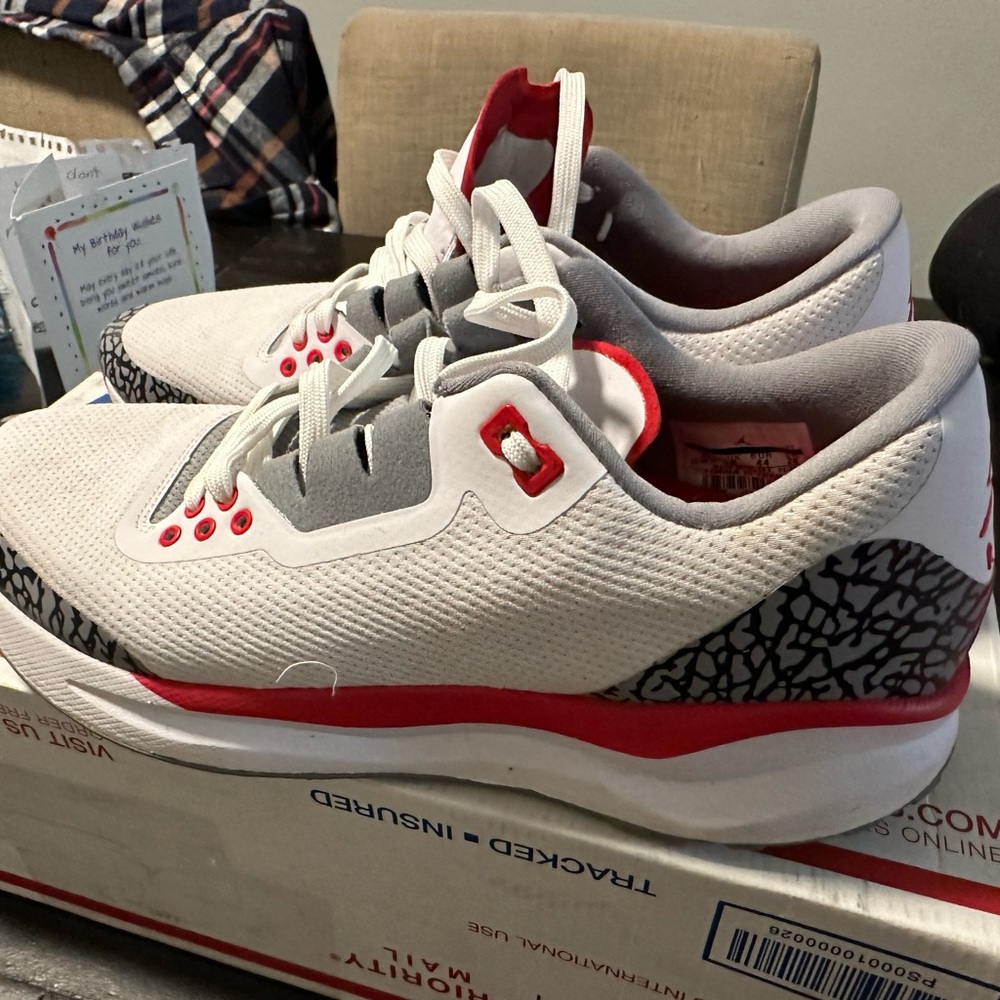 Jordan zoom tenacity Katrina red